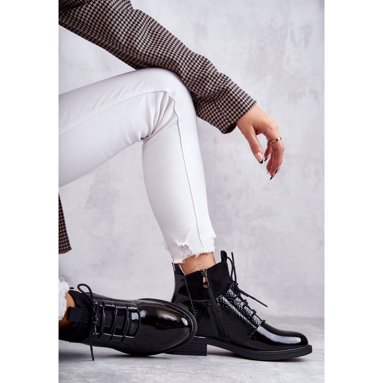 Vinceza Lackierte schwarze warme Schnürstiefel Cathrine 1