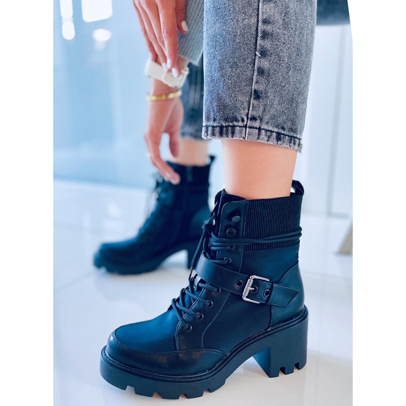 Brooks Schwarze Schnürstiefel mit hohem Absatz 2