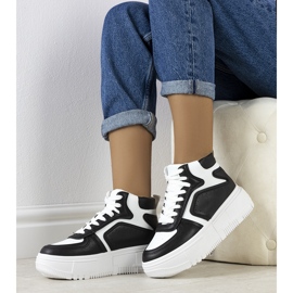 Schwarz-weiße Sneakers von Zetta 1