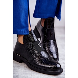 Vinceza Lackierte Stiefel mit Ausschnitten auf einem flachen Absatz Black Eunice schwarz 2