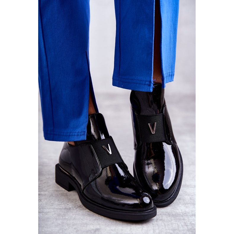 Vinceza Lackierte Stiefel mit Ausschnitten auf einem flachen Absatz Black Eunice schwarz 2