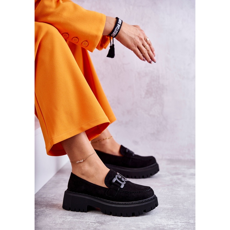 Damenschuhe aus Wildleder mit schwarzer Dekoration 3