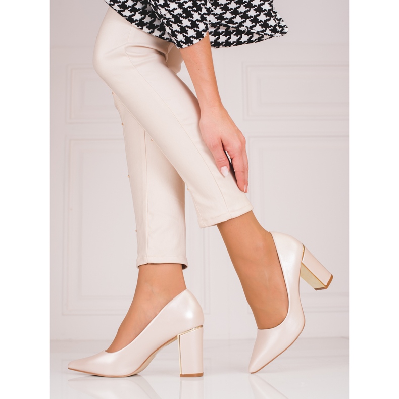 Schwarze Damenpumps an einem hohen Shelovet-Pfosten beige 1