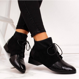 Damenstiefel isoliert schwarze Schlangenhaut Filippo 1