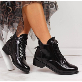 Schwarz isolierte schwarze Filippo Lackstiefel für Damen 1