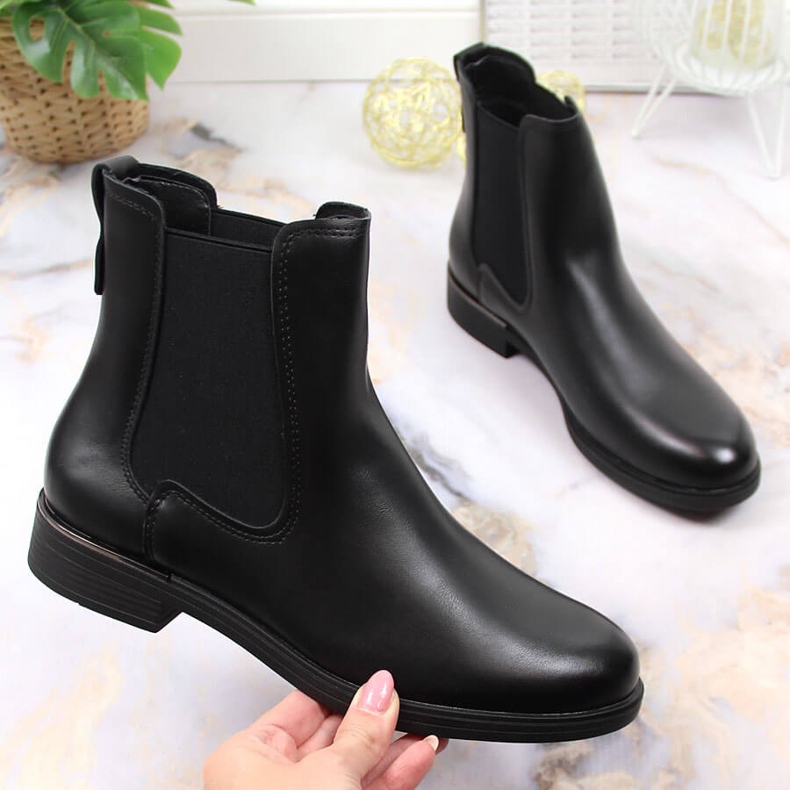 Schwarze Jodhpur-Stiefel für Damen, isoliert von Sergio Leone 1