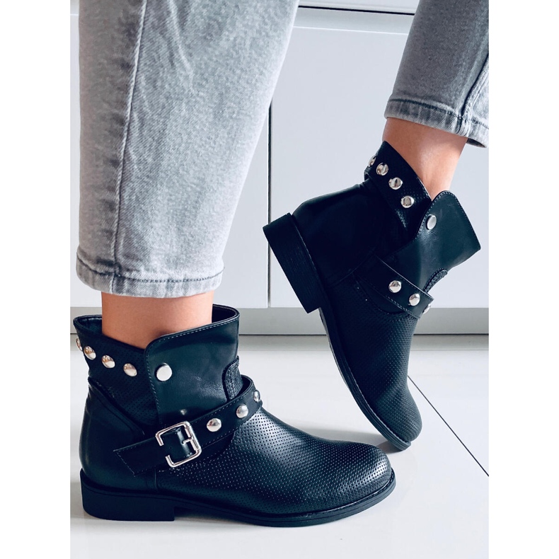 BM Cressida Schwarze flache Stiefel für Damen 1