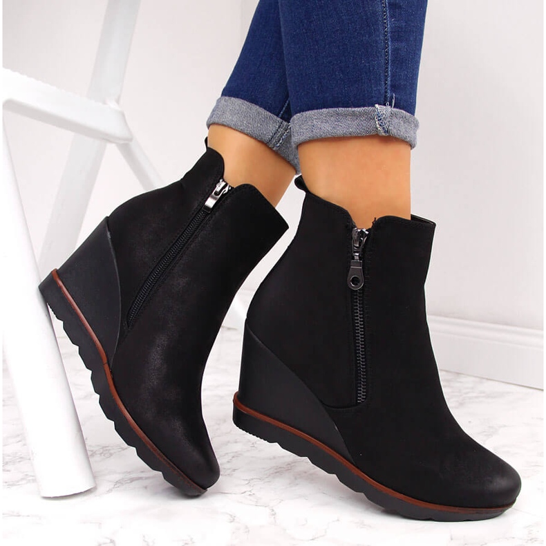 Schwarze, isolierte Sneaker von Filippo in Schwarz 1