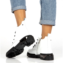 Filippo DBT4173 Isolierte Lackstiefel, Weiß 5