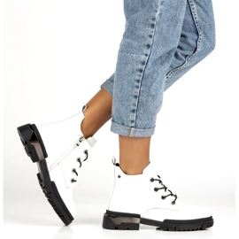 Filippo DBT4173 Isolierte Lackstiefel, Weiß 2