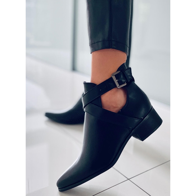 PA1 Hewitt Black Boots ausschneiden schwarz 1