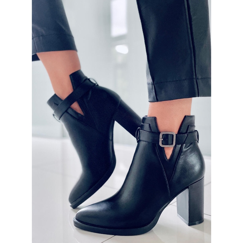 PA1 Selena Schwarze High Heels 1