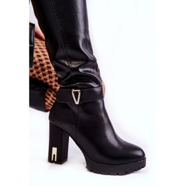 PG1 Klassische schwarze Kornelli-Lederstiefel auf einer Stange 1