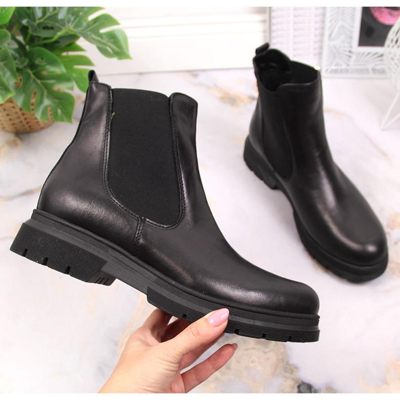 Schwarze Dolce Pietro Stiefeletten aus Leder zum Hineinschlüpfen 1