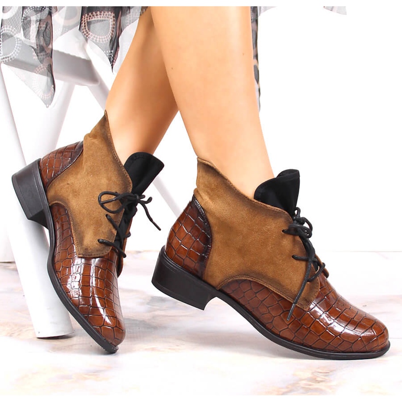 Warme braune Jezzi-Stiefel zum Schnüren für Damen 1