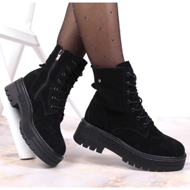 Isolierte Damenstiefel aus schwarzem Filippo-Veloursleder 1