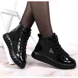 Damenstiefel aus Lackleder mit schwarzem Filippo-Plateau 1