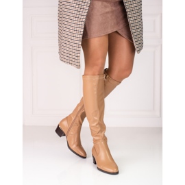 Lackierte Damenstiefel auf niedrigem Pfosten Vinceza beige 1