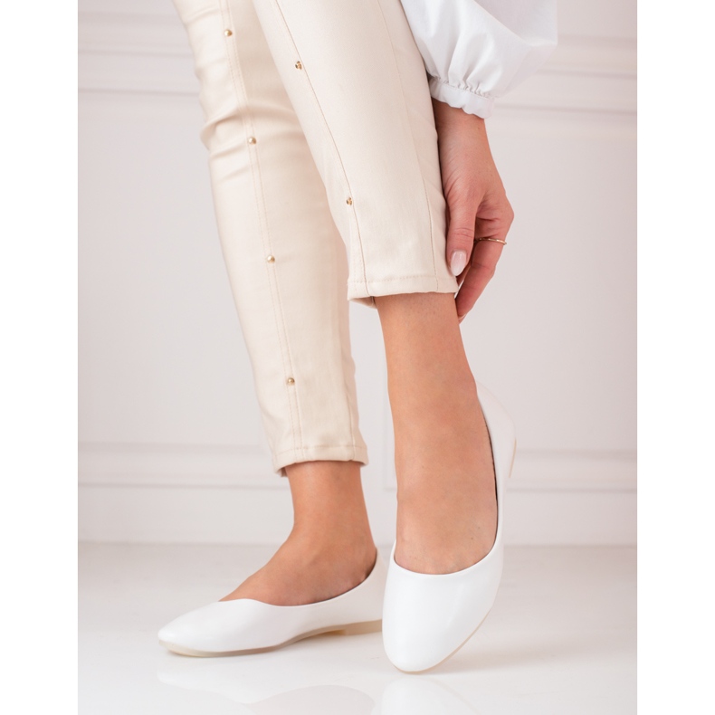 Klassische beige Shelovet Damenballerinas 1