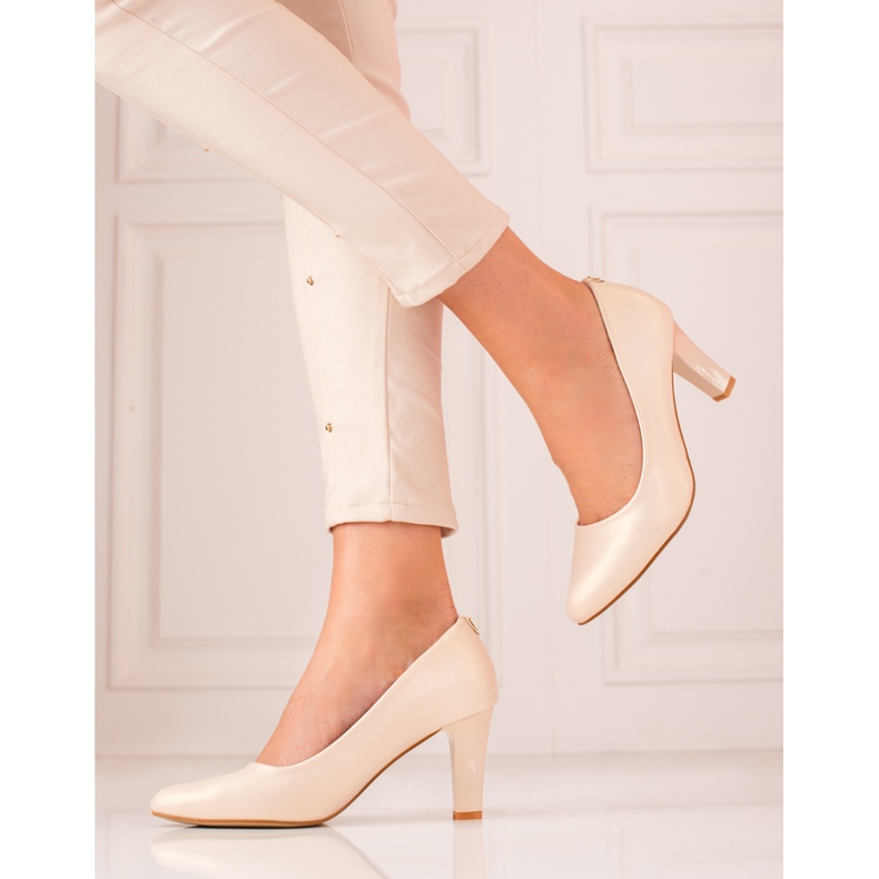 Klassische Champagner Shelovet Pumps beige 1