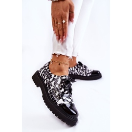 Lackierte Schnürschuhe Laura Messi 2441 Schwarz und Weiß 2