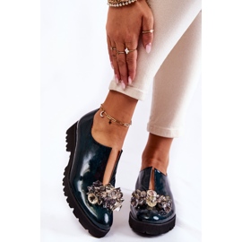 Elegante Lackschuhe mit dunkelgrüner Cindy-Dekoration 2