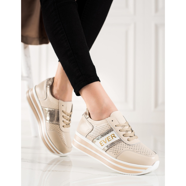 SHELOVET Beige Lederturnschuhe auf der Goodin-Plattform golden 1