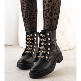 PA1 Schwarze Curiel-Trapper 1