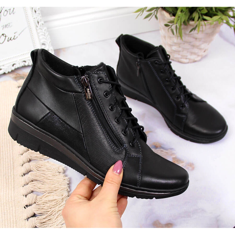 Leder Damenstiefel auf einem Keil schwarz Helios 567 1