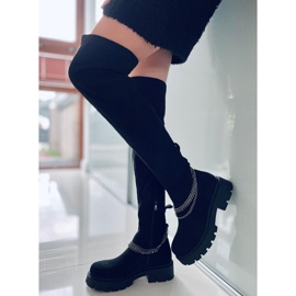 PA1 Pelzige schwarze Damenstiefel 1
