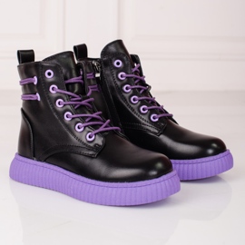 Schwarze Mädchenstiefel auf violettem Shelovet-Plateau lila 1