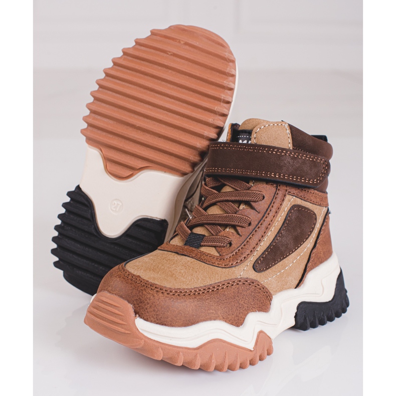 Jungenstiefel, isoliertes Shelovet-Braun 1