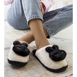 Inna Schwarze Pantoffeln mit einem Kaninchen Kaninchen weiß 1