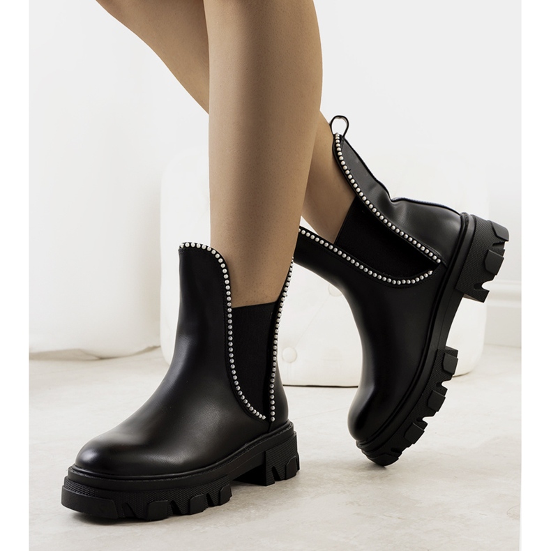 BM Schwarze Stiefel auf Traktorsohle von Fermo 1