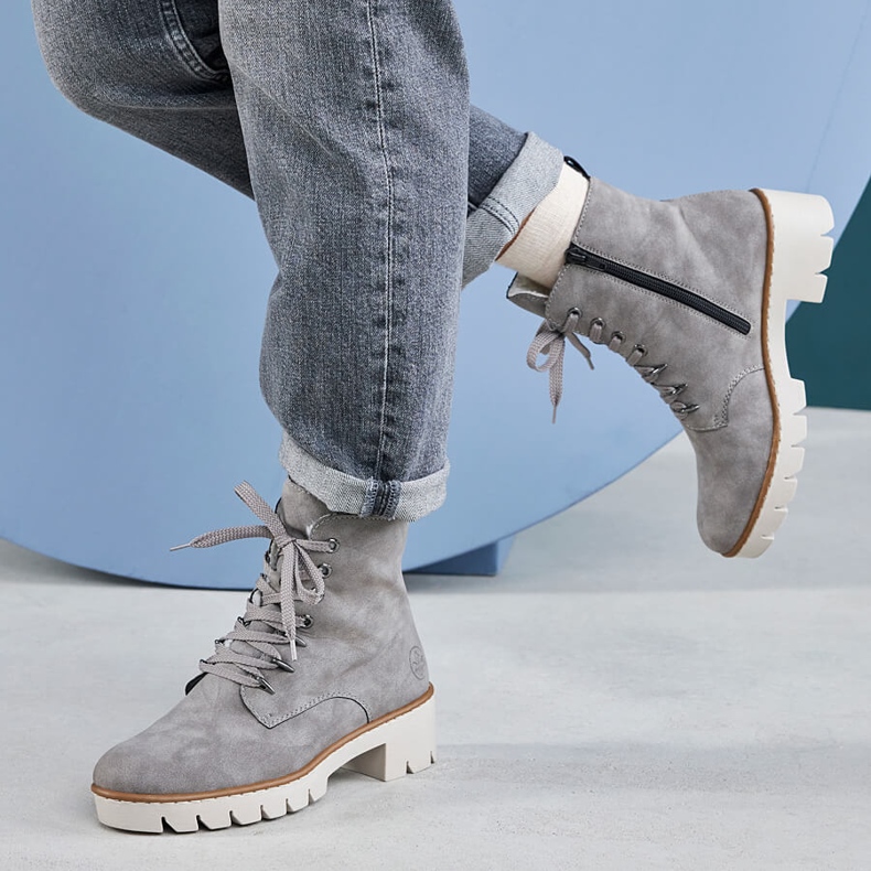 Bequeme graue Rieker X5701-40 warmgraue Plateaustiefel für Damen 2