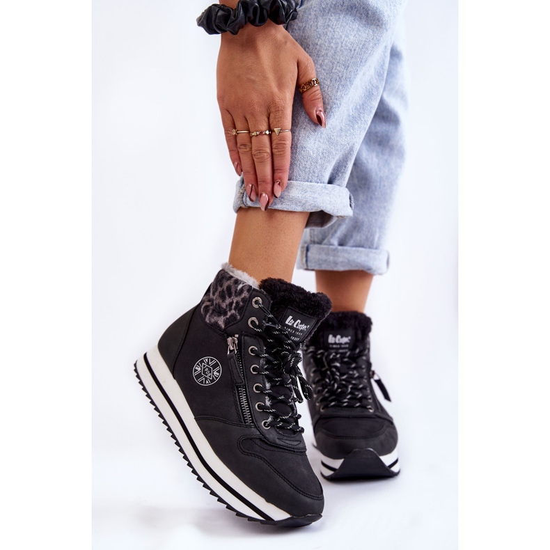 Schwarze warme Damenstiefel Lee Cooper LCJ-22-31-1448 1