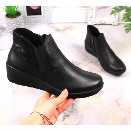 Bequeme schwarze warme Keilstiefel für Damen Helios 596 1