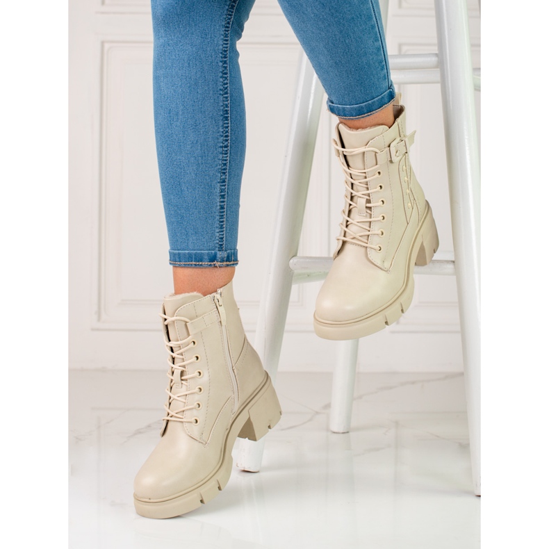 Schnürstiefel auf der Shelovet-Plattform beige 1