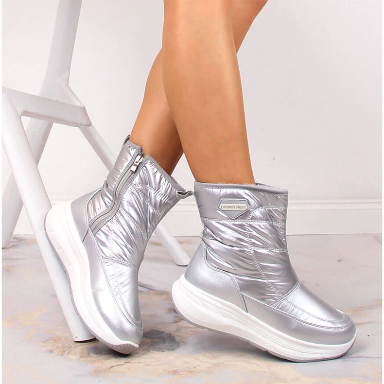 Silberne, isolierte, silberne Sport-Schneestiefel von Filippo Sports für Damen silber- 1