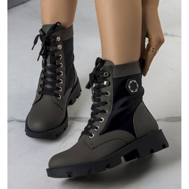 BM Grüne, isolierte Stiefel von Orozo schwarz 1