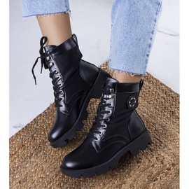 BM Schwarze isolierte Stiefel von Orozo 1