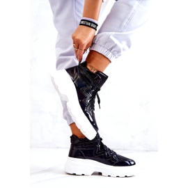 Schwarze isolierte Sportschuhe von Frauen von Frauen 2