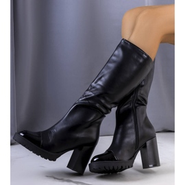 BM Schwarze warme Stiefel auf dem Fogla-Posten 2