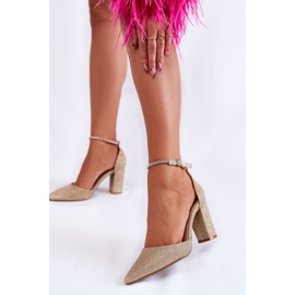 PS1 Glänzende Pumps auf High Heels mit goldenen Castor-Strasssteinen 2