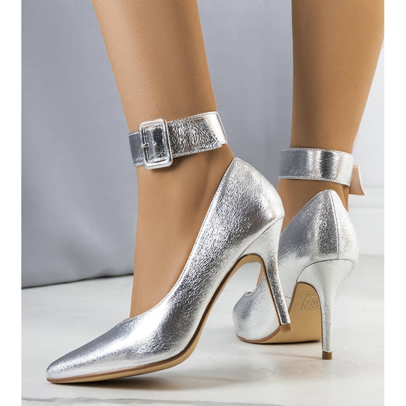 PA1 Silbermetallische Janin-Nadeln silber- 1