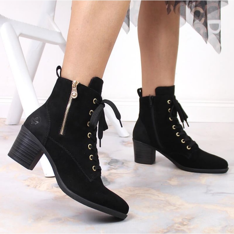 Leder Wildlederstiefel auf der Post isoliert Rieker W RKR564 schwarz 2