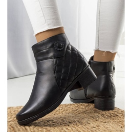 BM Schwarze isolierte Stiefel von Larry 1