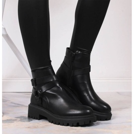 Arbeiter mit einer isolierten Schnalle Laura La.Fi W PMR27 schwarz 2