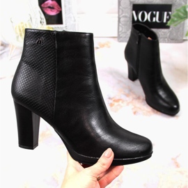 Isolierte High Heels M.Daszyński W SAN8B schwarz 1