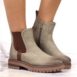 Jodhpur-Stiefel auf der Plattform isoliert eVento W EVE368A beige braun 2